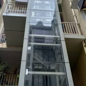 Sturdy outdoor lift