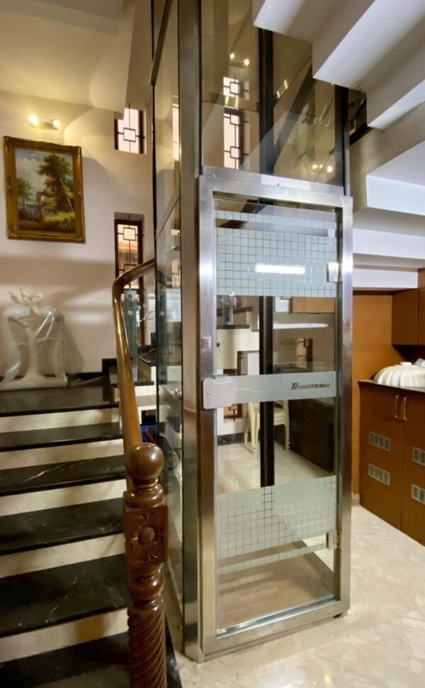 Sleek indoor lift